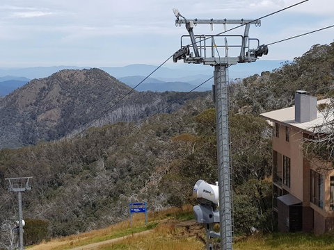 Snowflake 13 - Queensland Tourism 0