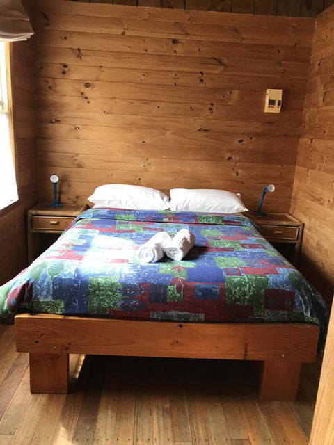 Somerset Beachside Cabin And Caravan Park - QLD Tourism 3