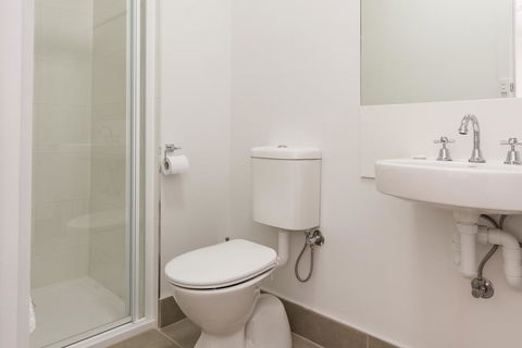 Somerset Hotel - QLD Tourism 1