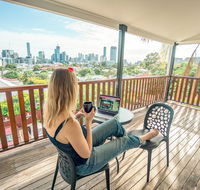 Somewhere To Stay Backpackers - QLD Tourism