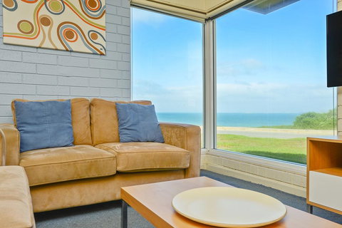 South Seas Beachfront Apartments - QLD Tourism 2