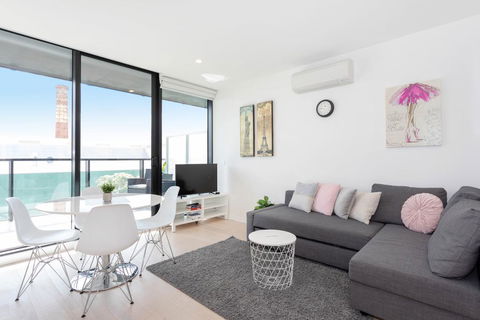 South Yarra City View Apartment With Car Park, Amazon Alexa, Spotify, Netflix, And WiFi - QLD Tourism 1