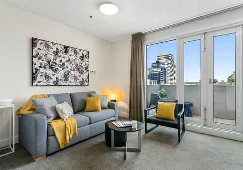 South Yarra Delight - Car Park, Wifi And Swimming Pool - QLD Tourism 0