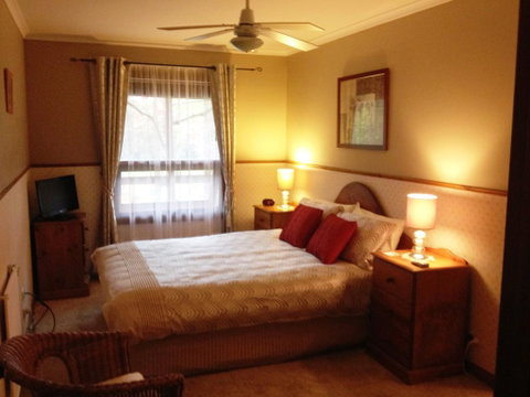 Southern Vales Bed & Breakfast - QLD Tourism 0