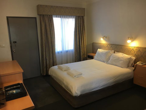 Spa Village Travel Inn - QLD Tourism 0