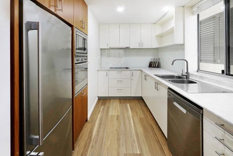 Space Holiday Apartments - QLD Tourism 3