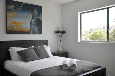 Spacious 2 Bed 2 Bath Unit - LUMA APARTMENTS - QLD Tourism 0