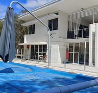 Spacious 2 bedroom unit private bath kitchen RV parking on 5 acres 10 min to Fraser Island barge - Queensland Tourism