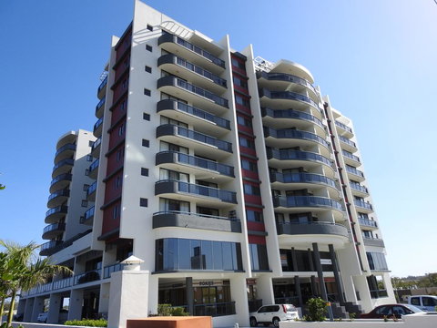 Springwood Tower Apartment Hotel - QLD Tourism 0
