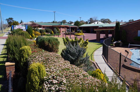 Stannum Lodge Motor Inn - Queensland Tourism 3