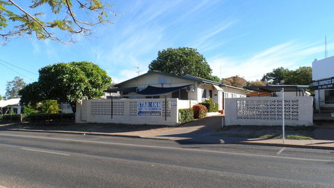 Star Inn Accommodation - Queensland Tourism 0