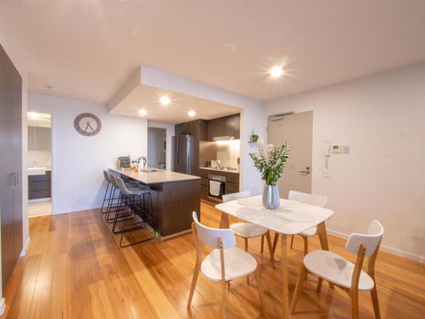 Stawealth Westside Apartments - QLD Tourism 3
