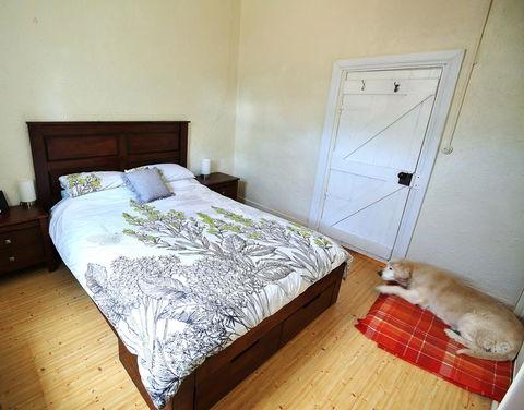 Stonewall Cottage - QLD Tourism 1