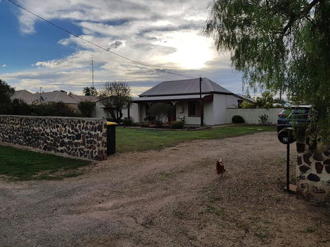 Stonewall Cottage - QLD Tourism 0