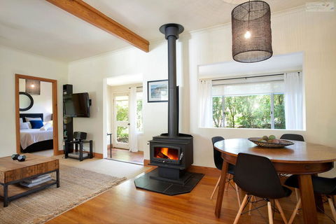 Stonewall Cottage For Two With Fireplace - QLD Tourism 3
