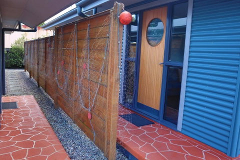 Strahan Bungalows - QLD Tourism 3