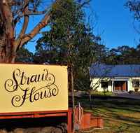 Straw House B and B - Queensland Tourism