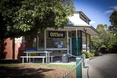 Strayleaves Caravan Park - QLD Tourism 2