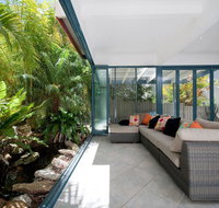Street Cafe Boutique Accommodation Nelson Bay - QLD Tourism
