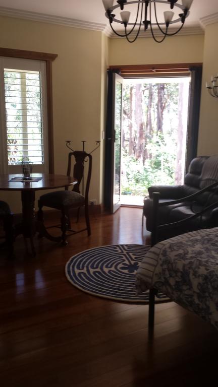 Stringybark Hills Retreat - Queensland Tourism 3