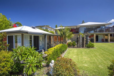 Studio Cabana On Golf In Mollymook - QLD Tourism 0