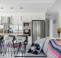 Stunning Burleigh Beach Apartment - QLD Tourism