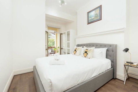 STUNNING SYDNEY HOME 4 - QLD Tourism 1