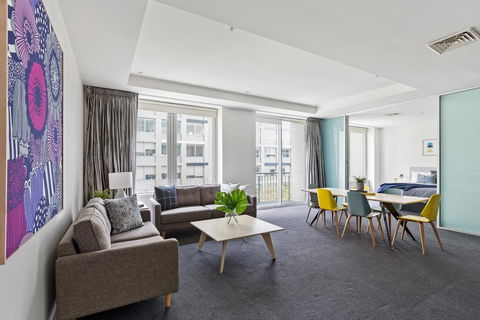 Stunning, Central Huge CBD Pad, Free WiFi, Netflix - QLD Tourism 1