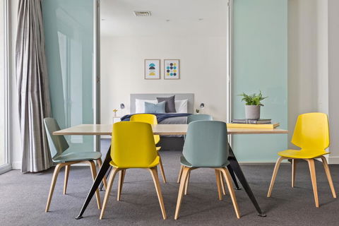 Stunning, Central Huge CBD Pad, Free WiFi, Netflix - QLD Tourism 0