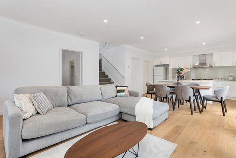 Style, Comfort And Convenience - QLD Tourism 0