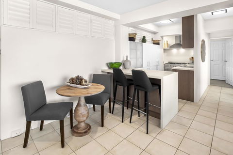Stylish 2-Bed Apartment With Sweeping River Views - QLD Tourism 2