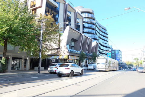 Stylish Apartment - QLD Tourism 3
