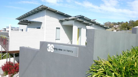Stylish Holiday Unit - Queensland Tourism 0