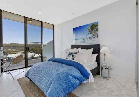 Stylish Penthouse With Views & Jacuzzi - QLD Tourism 2
