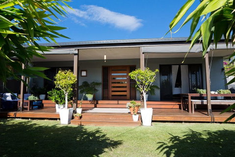 Suburban Sanctuary - Queensland Tourism 2
