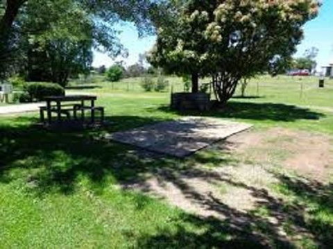 Summit Cabin - QLD Tourism 2