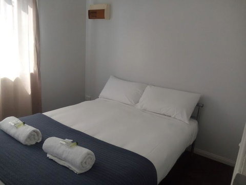 Summit Cabin - QLD Tourism 0