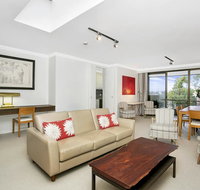 Sunny and Spacious Two Bedroom Apartment - SPF13 - Queensland Tourism