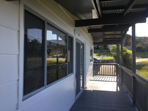Sunnyside Holiday Home - QLD Tourism 2