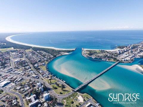 Sunrise Luxury Apartments - QLD Tourism 0