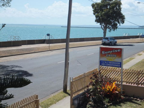 Sunrise Units - Queensland Tourism 0