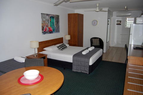 Sunseeker Motel - Queensland Tourism 2