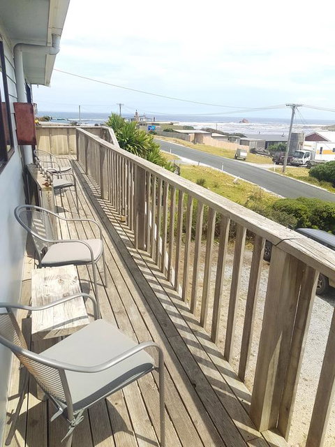Sunset Holiday Villas - QLD Tourism 3