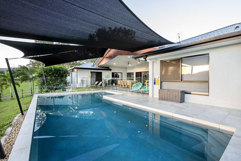 Sunset Penthouse Couples Retreat, Close To Airlie Beach, Champagne On Arrival - Queensland Tourism 1