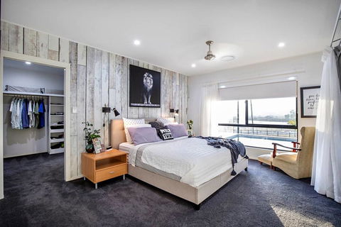 Sunset Penthouse Couples Retreat, Close To Airlie Beach, Champagne On Arrival - Queensland Tourism 0