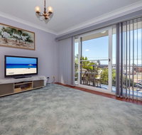 Sunset Towers Unit 2/25 Donald Street - QLD Tourism