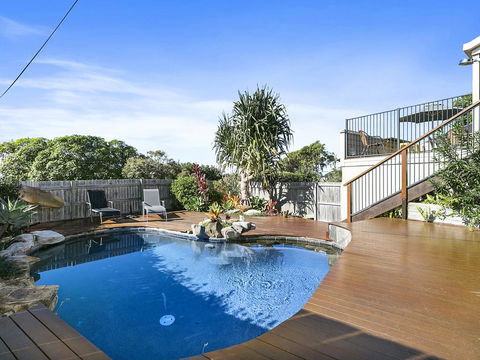 Sunshine Beach Serenity And Pet Friendly ! 9 Seaview Terrace, Sunshine Beach, QLD 4567 - QLD Tourism 1