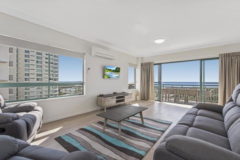 Sunshine Towers Holiday Apartments - QLD Tourism 0