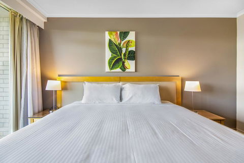 Super Convenient Apartment With Garden Views - QLD Tourism 1