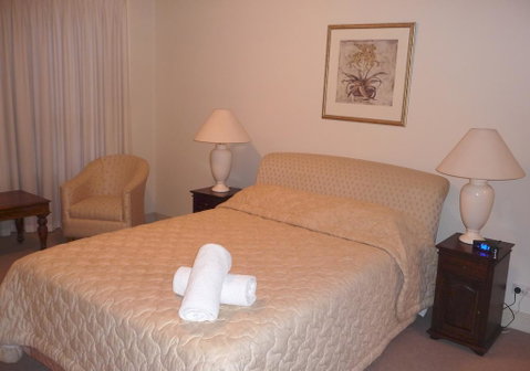 Superb Stay In Adelaides East End - QLD Tourism 0